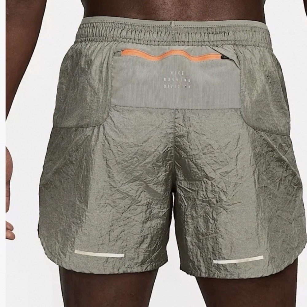 Mens‎ Nike Running 5" Stride Shorts Small Stucco Sage Olive Green Orange Pocket - Picture 2 of 3